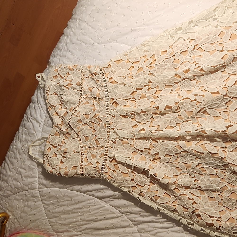 Beautiful white dress Brand Just Me